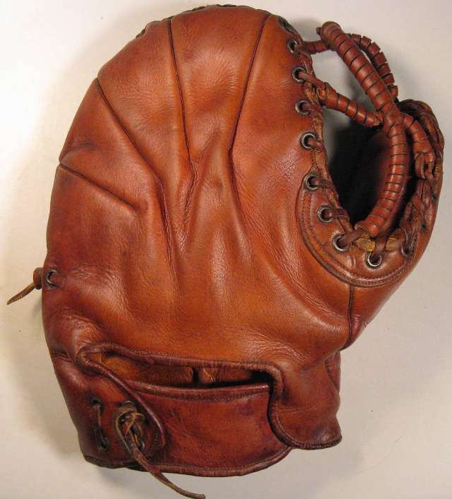 Carmona Deluxe B29 Basemitt Back - Mexico
