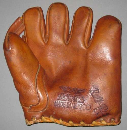 Wilson Victoria 143 Front - Mexico