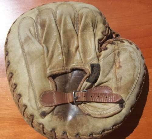 JC Higgins Catchers Mitt White Back