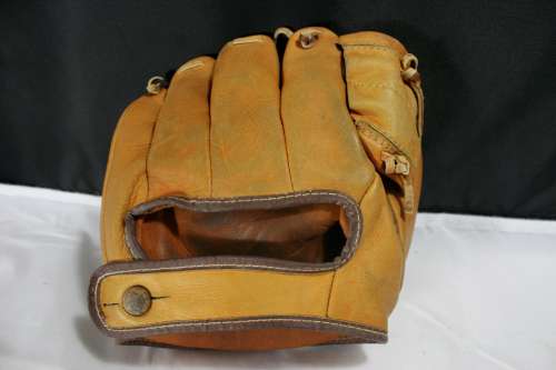 Enos Slaughter JC Higgins 1659 Back