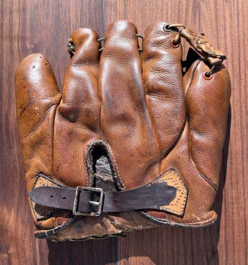 Goslin Model JC Higgins 1675 Glove Back