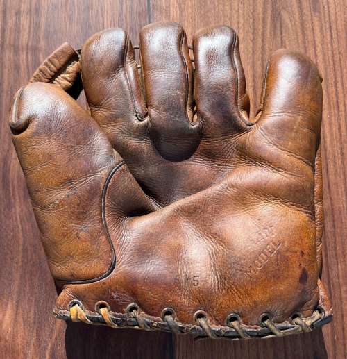 Goslin Model JC Higgins 1675 Glove Front