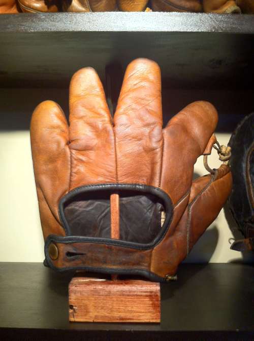 Virgil Barnes JC Higgins 1664 Back