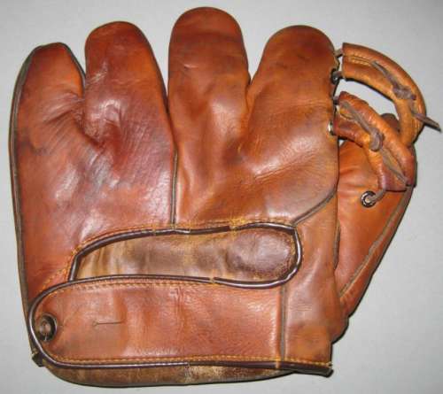 Joe DiMaggio OK Stubby Finger Back