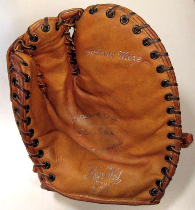 Johnny Mize Ken Wel 624 Basemitt Front