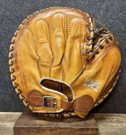 Luke Sewell Ken Wel Catchers Mitt Back