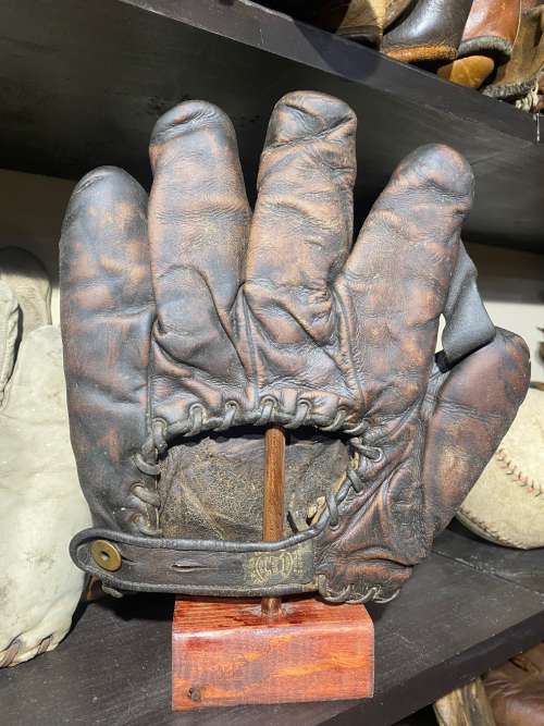 A.J. Reach King Patent Back