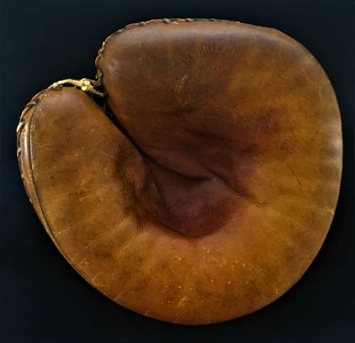Lou Gehrig Banner Peerless Catchers Mitt Front 2