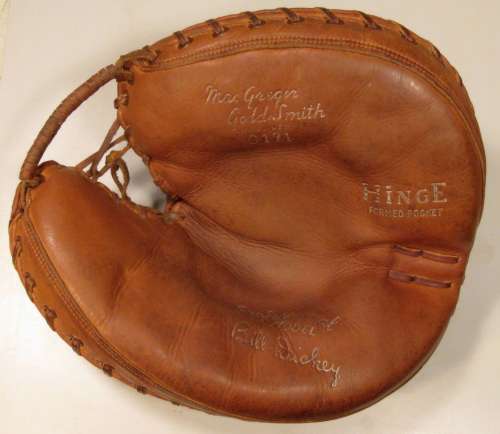 Bill Dickey MG G171 Catchers Mitt Front