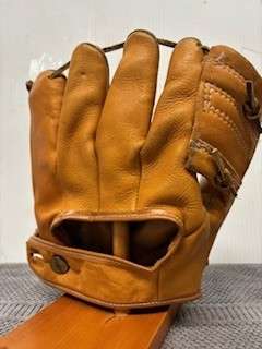 Bob Clemente MacGregor M220 Back