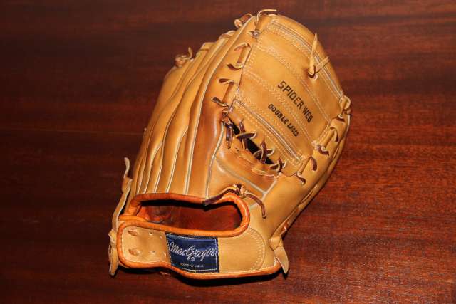 Gus Bell MacGregor GC10 Personal Model Back