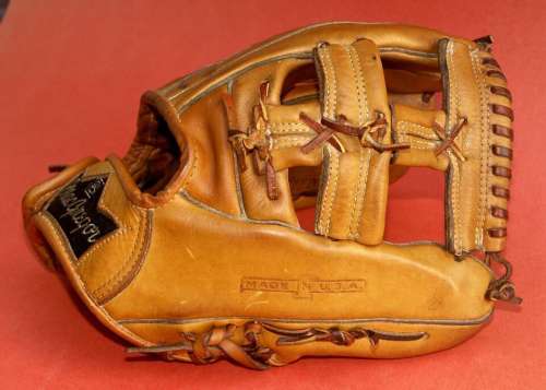 Hank Aaron Brunswick MacGreghor GC34 Personal Model Back