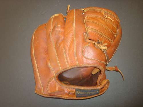 MacGregor GB23 Back