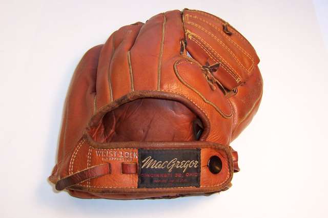 MacGregor GB23 Big Leaguer Back