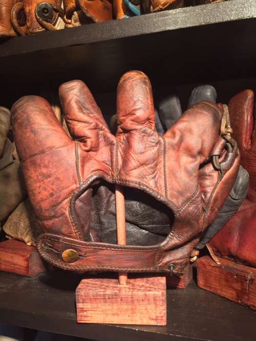 Billy Southworth Marathon Back