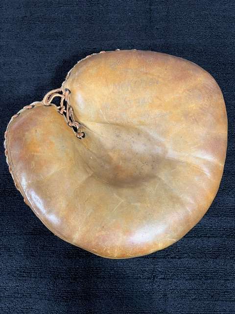 Eddie Phillips McKinnon 1340 Catchers Mitt Front