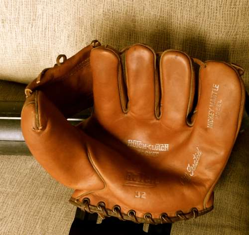 Mickey Mantle Hutch Glove Front