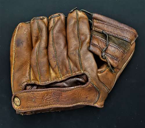 Mickey Mantle Rawlings MM8 Back