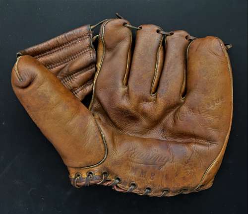 Mickey Mantle Rawlings MM8 Front