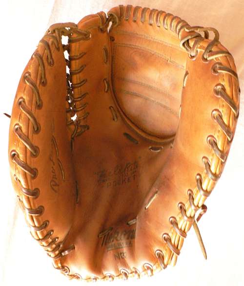 Nokona N33 Basemitt Front