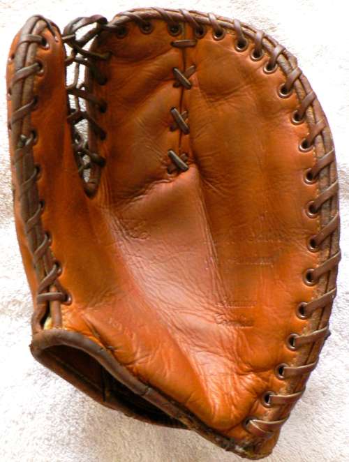 Walter Sessi Nokona Basemitt Front