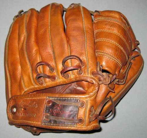 Bill Hunter Nokona G33 Back