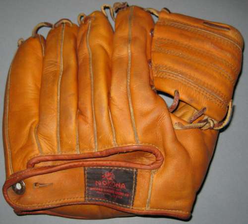 Billy Loes Nokona G51 Back