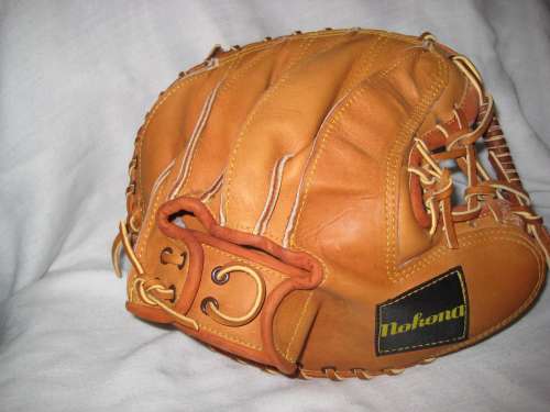 Bobby Bragan Nokona Bulldog Catchers Mitt Back