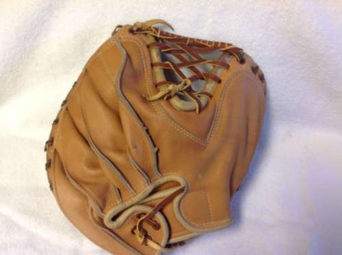 Nokona CM50 Catchers Mitt Back