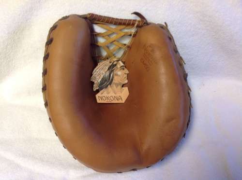 Nokona CM50 Catchers Mitt Front