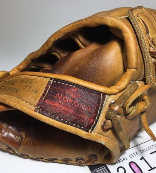 Chico Carrasquel Nokona CC1 Back