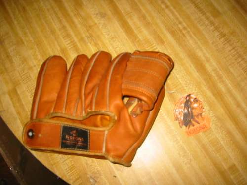 Chico Carrasquel Nokona G32 Back