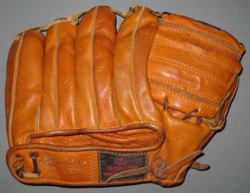 Chico Carrasquel Nokona G34 Back