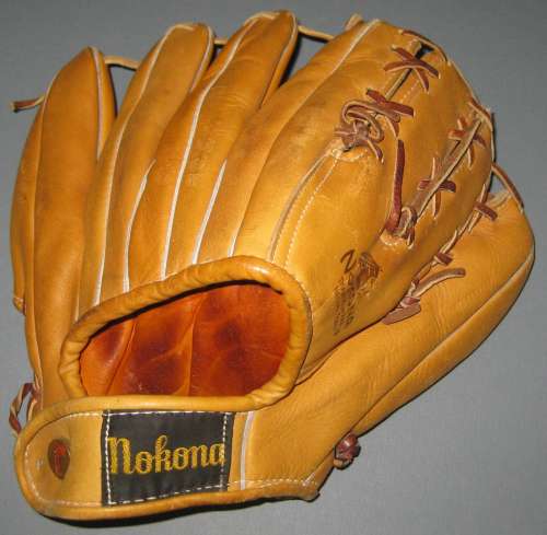 Dick Williams Nokona TST60 Back