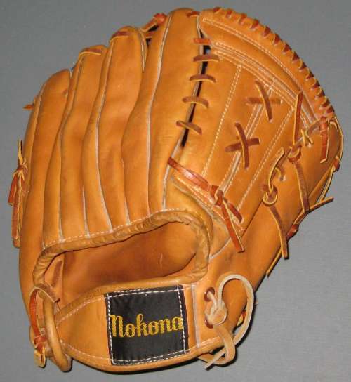 Don Mossi Nokona F160 Back