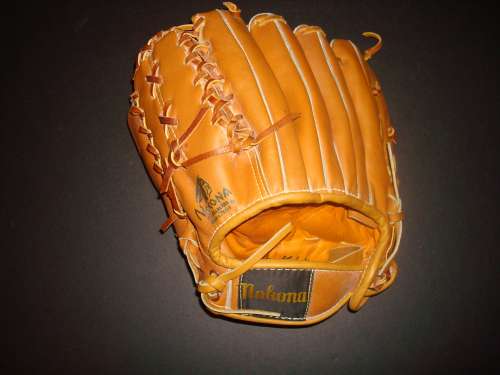 Don Mossi Nokona TST20 Back