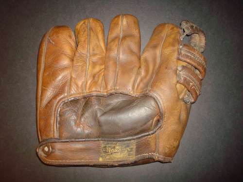 Joff Cross Nokona G33 Back