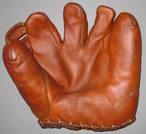 Joff Cross Nokona G33 Front