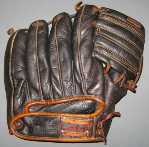 Karl Spooner Nokona G16B Back