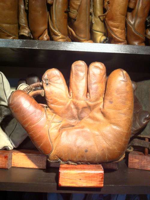 Nokona Bill Doak Style Front