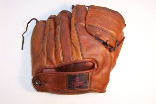 Walter Fiala Nokona G16 Back