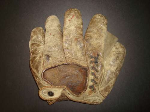 c. 1910 Rogers Patent Shoulder Heel Crescent With Scar Lacing Back
