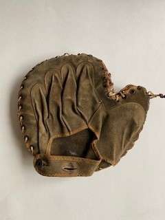 OK CM Catchers Mitt Back