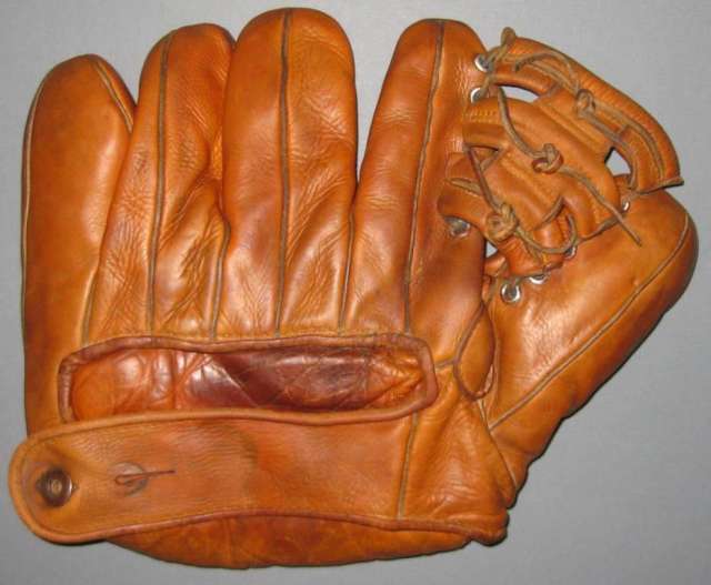 Tommy Holmes OK Back