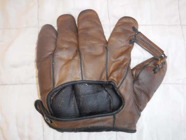 Allyn Stout Russell CD Back