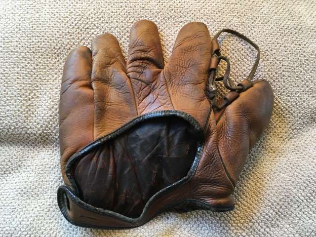 Clyde E. Beck M 225 Back