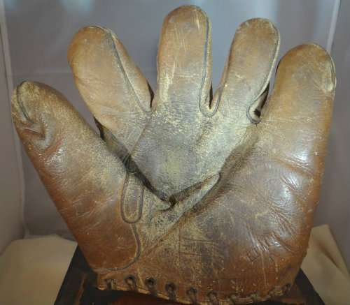 Kit Grundy Elliott Arms G52 Front