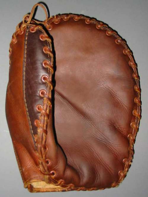 Huge Basemitt Front