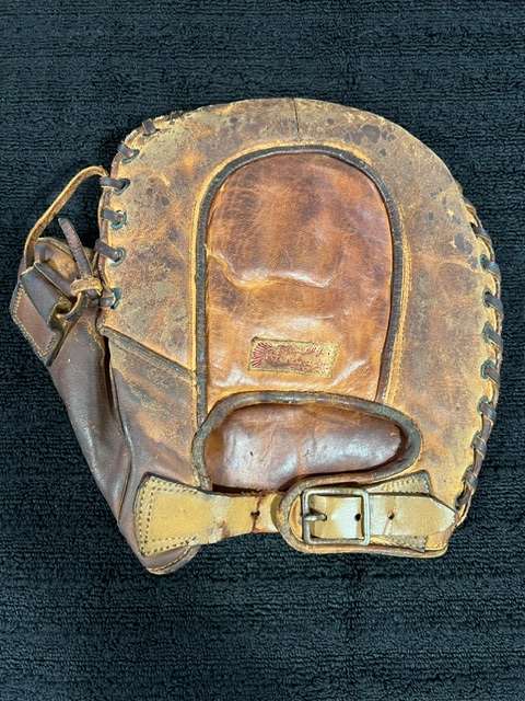 Del Bissonette Treman King Basemitt Back