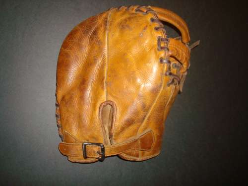 Johnny Mize Peerless Basemitt Back